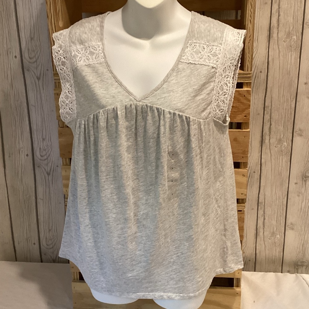 NWT Gap Ladies Gray Tank with Lace Trim Size Small